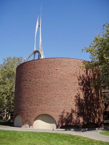 640px-MIT_Chapel,_Cambridge,_Massachusetts_-_exterior