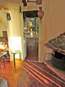 keskihuoneestakeittiönLäpi